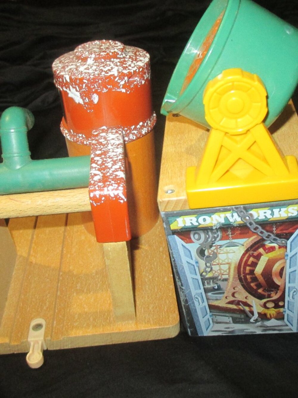 VINTAGE Brio / Thomas the Tank Engine Railway Lot of 2 buildings